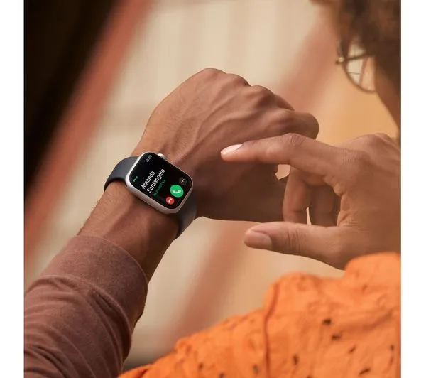 Apple Watch Series 8 GPS, 45mm Starlight Aluminium Case with Starlight Sport Band - Good