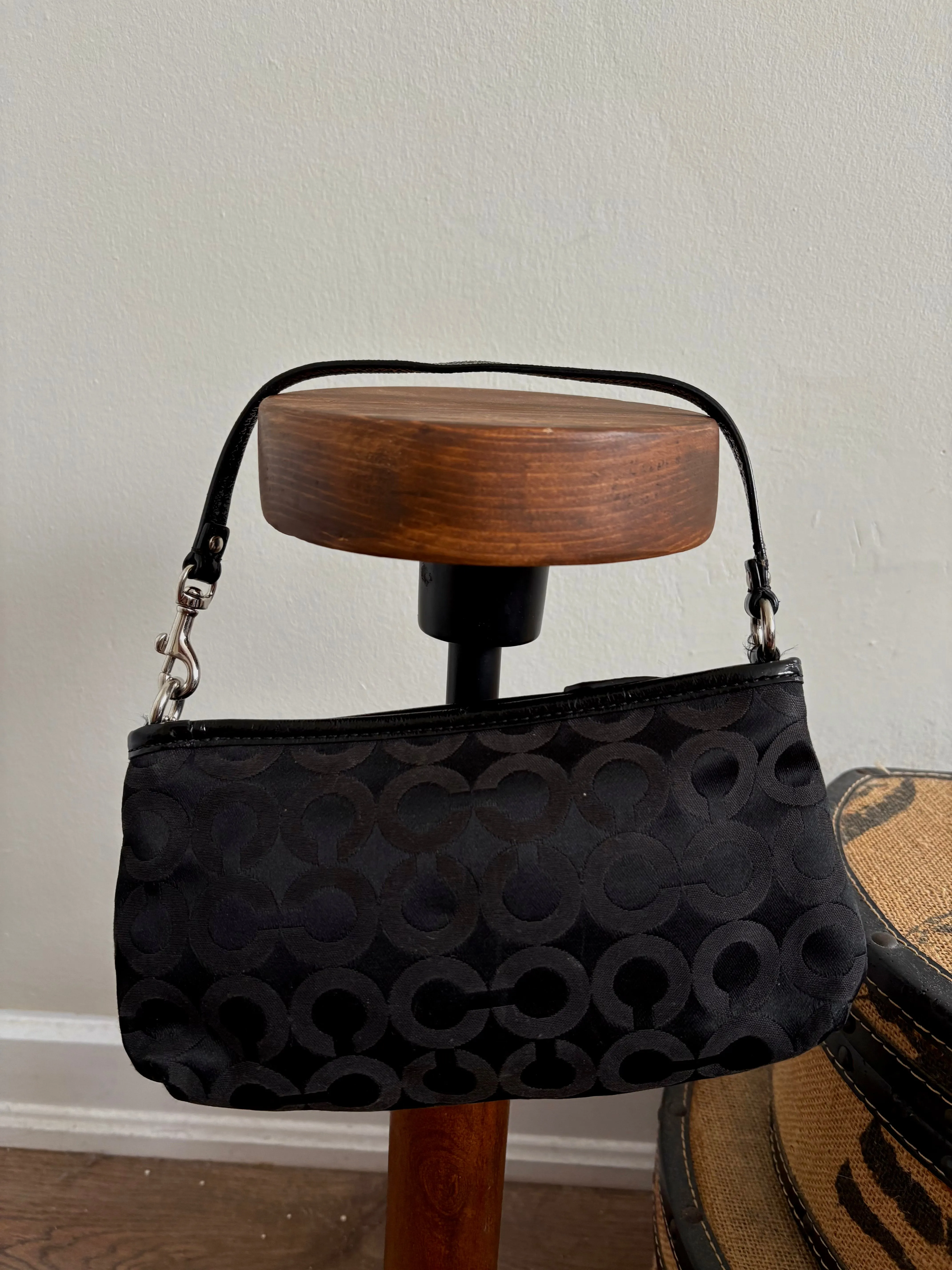 COACH MADISON HORSE & CARRIAGE PLEATED WRISTLET CLUTCH