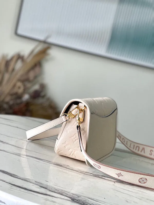 Fashion Lu-Vi bags - 4148