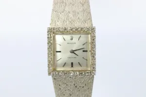 Genuine Rolex Watch. Diamond Bezel 1971 Ladies Manual ROLEX 2611 Precision