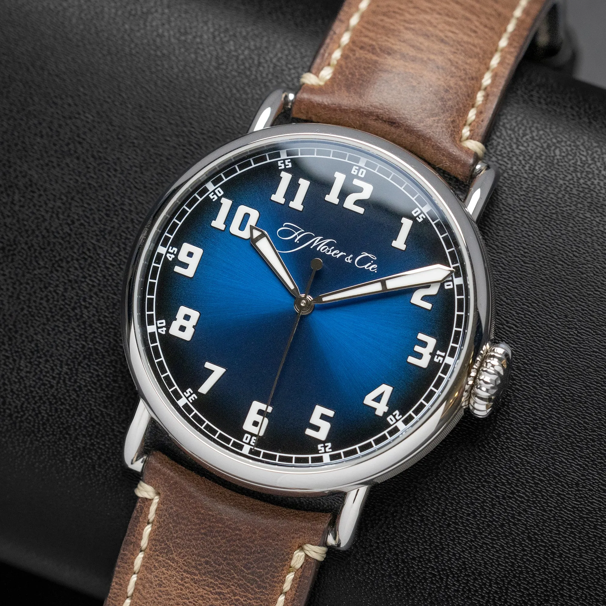 H.moser & Cie. Heritage Center Seconds 8200-1201