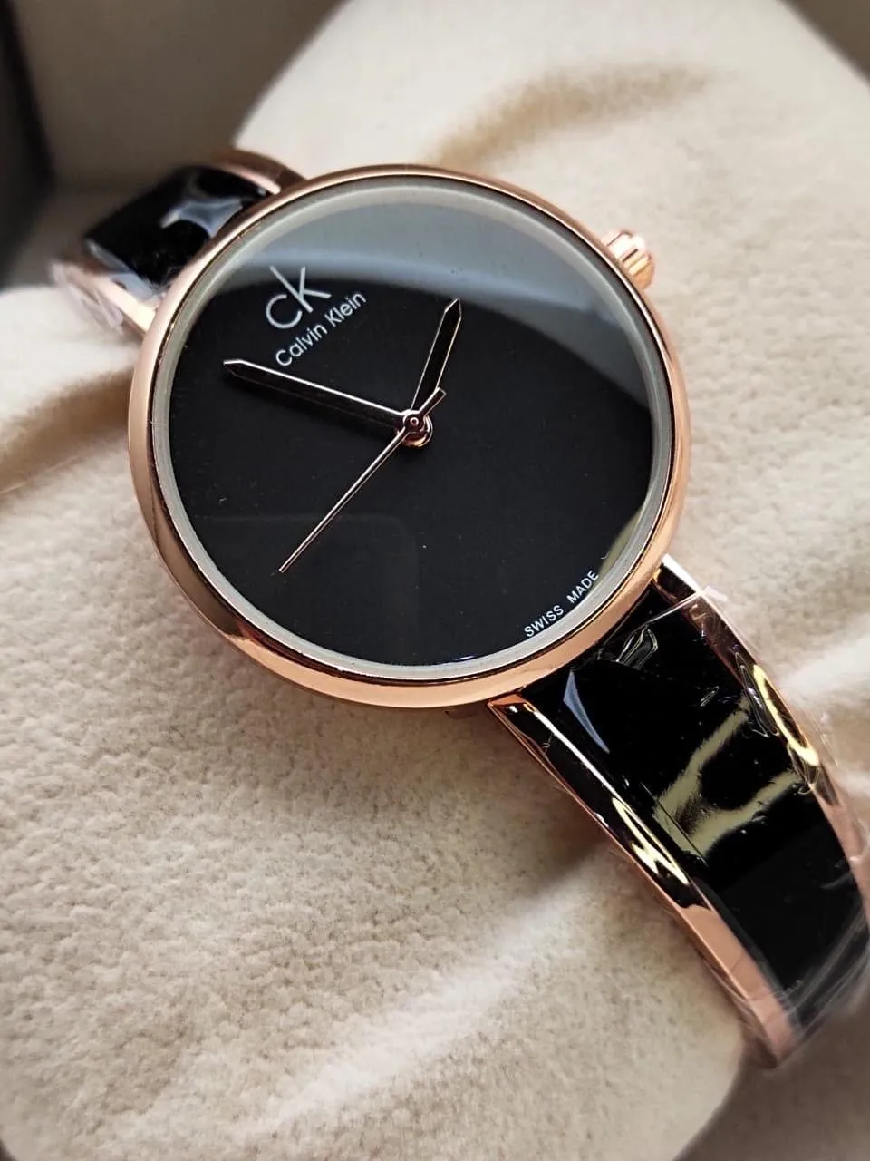 Metal Quartz Analog Women's Watch, Stainless Steel Analog Watch with Crystal Clear Dial,  Quartz Black & Blue Dial Ladies Watch