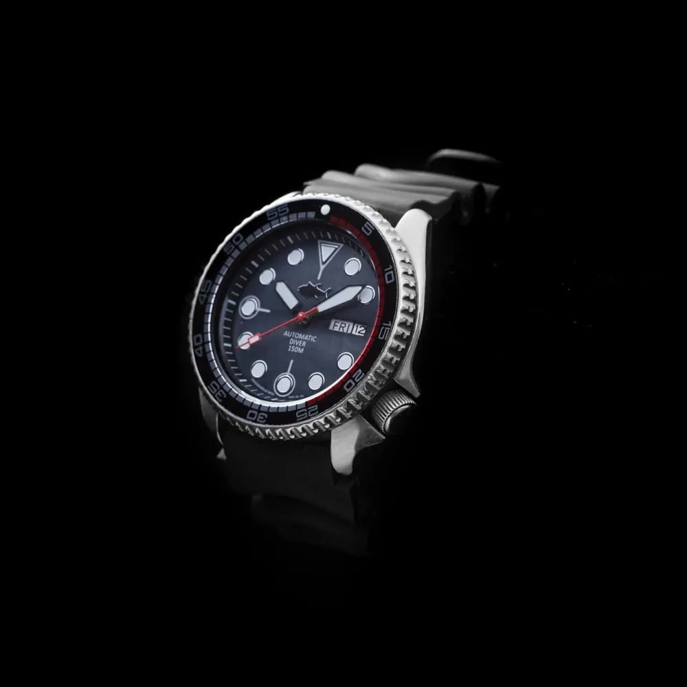 Seiko SKX Diver Mod - Black Mother of Pearl Diver