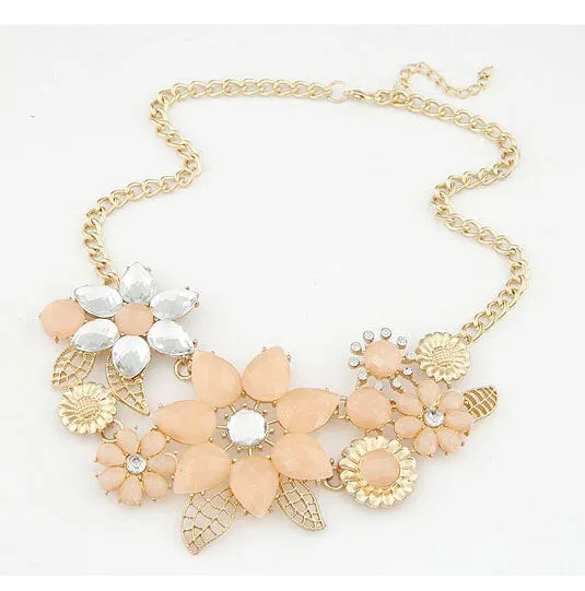 Top Fashion Trendy Power Necklaces Women Resin Collares Mujer New Fashionable Bright Flower Necklace Charm And Pendant Gift