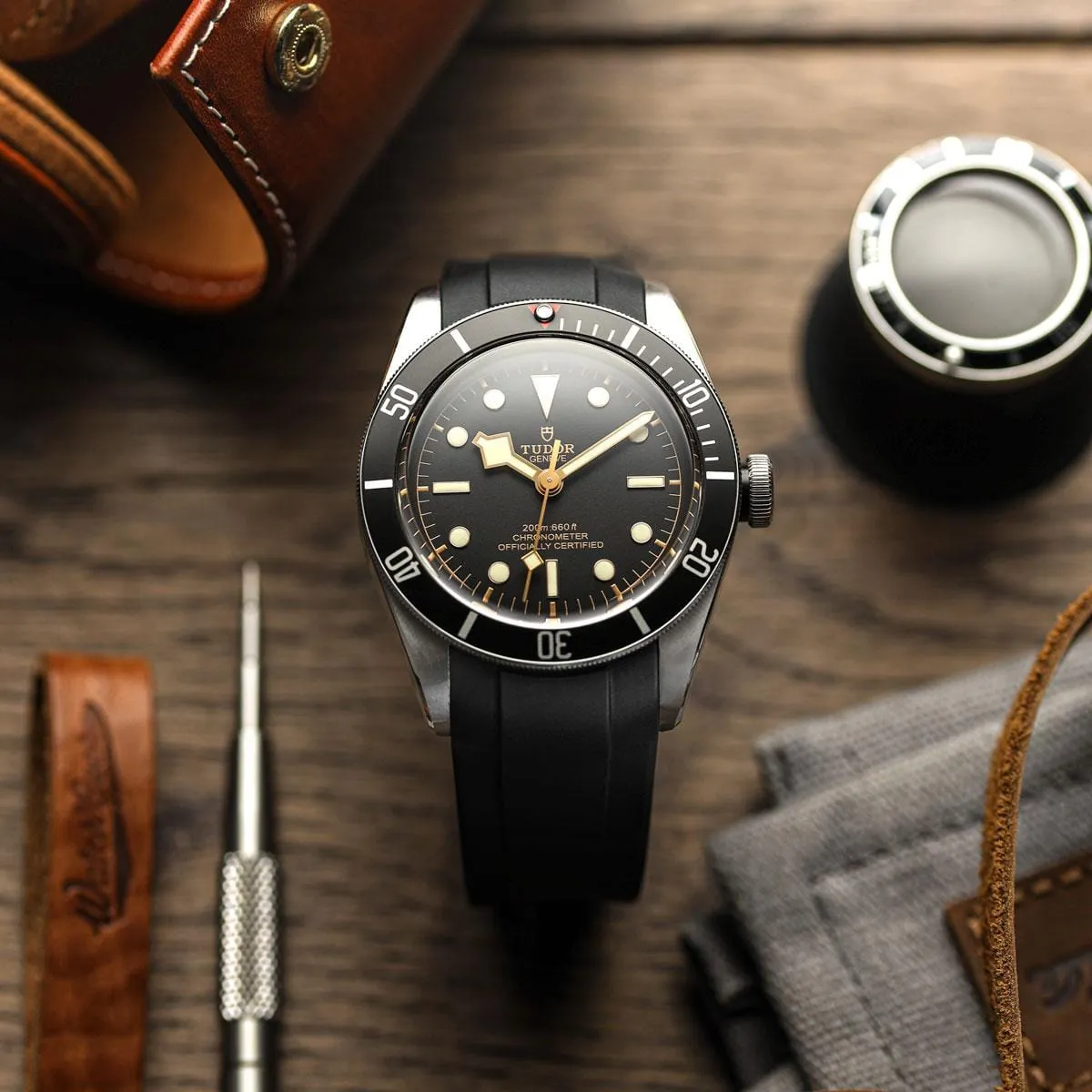 WatchGecko 41mm Tudor Black Bay Style Rubber Watch Strap - Black