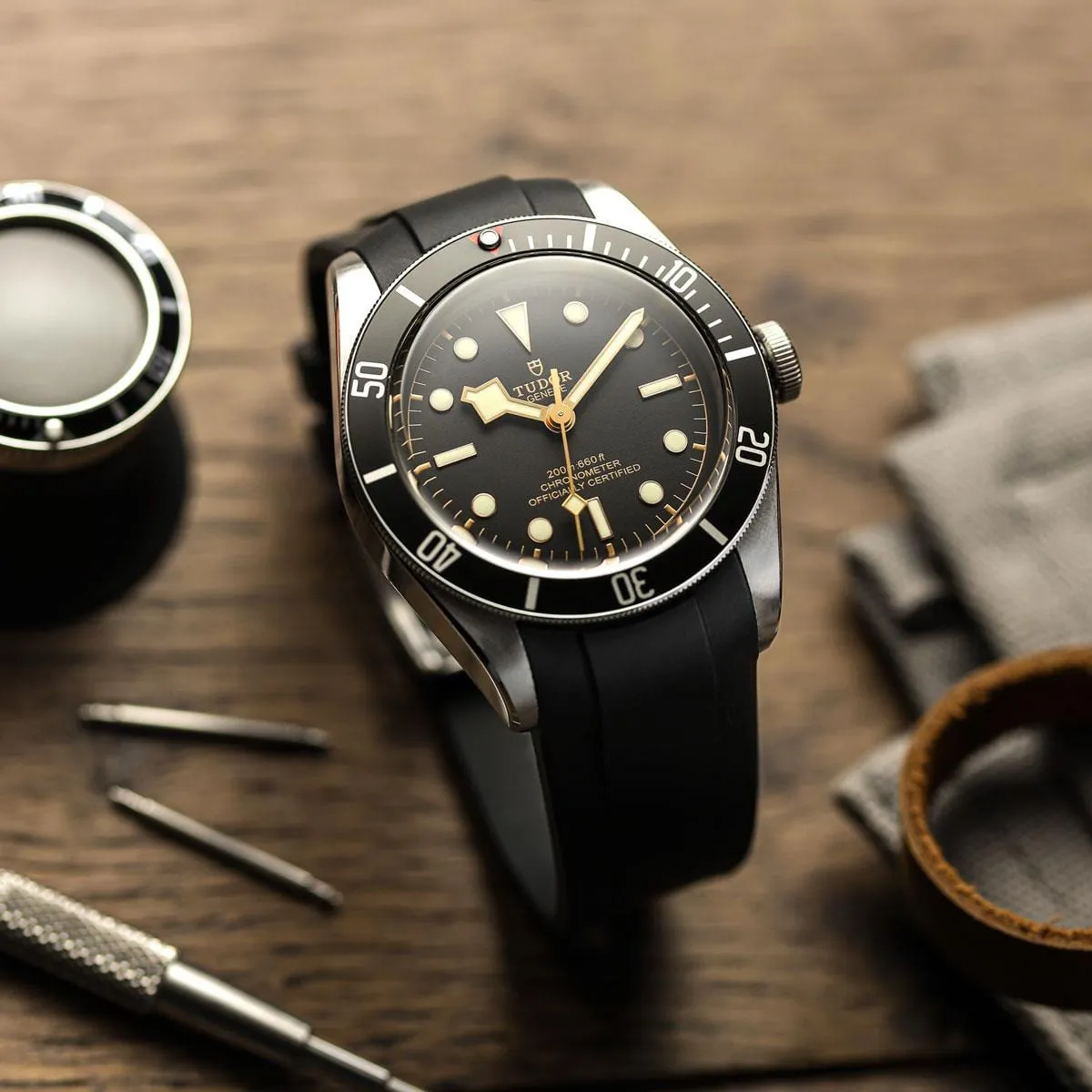 WatchGecko 41mm Tudor Black Bay Style Rubber Watch Strap - Black
